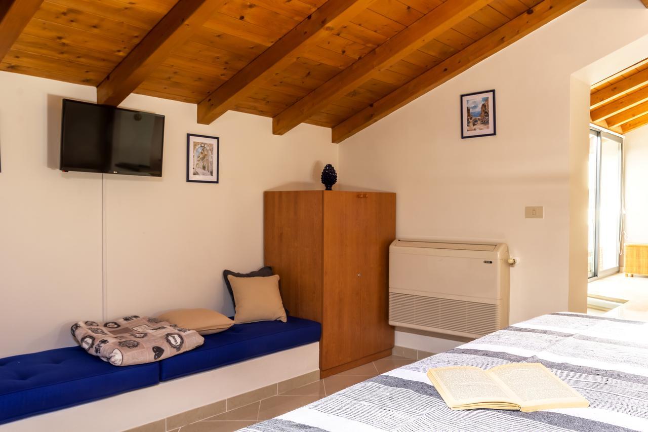 Amartia Apartments Taormina Eksteriør bilde